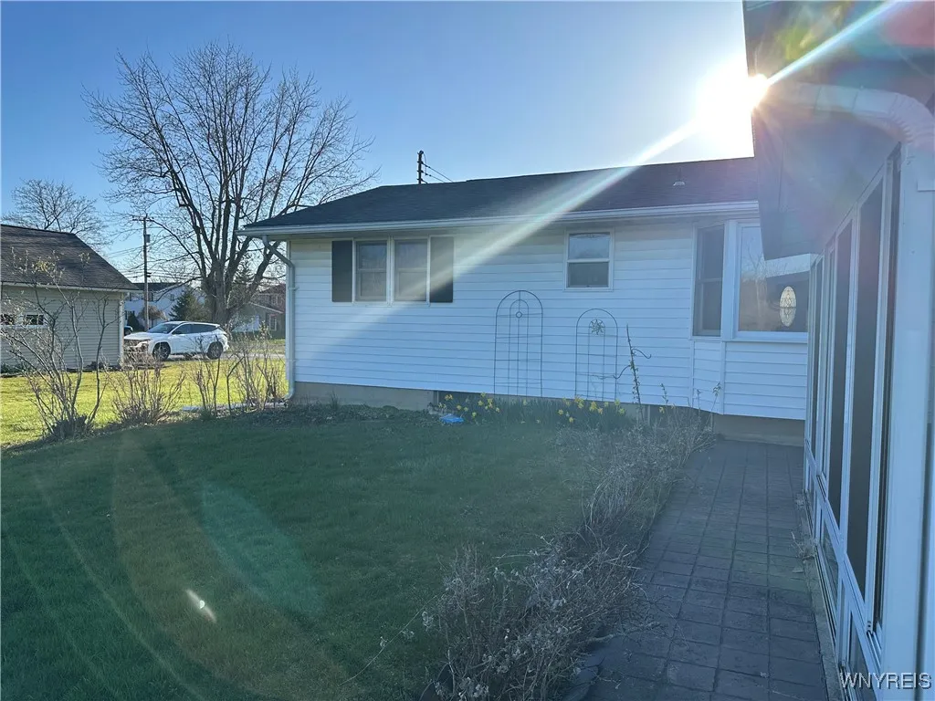 6045 Thompson Road, Clarence, New York 14032, Clarence, New York 14032, 4 Bedrooms Bedrooms, 8 Rooms Rooms,3 BathroomsBathrooms,Residential,Closed,6045 Thompson Road, Clarence, New York 14032,0,B1588823