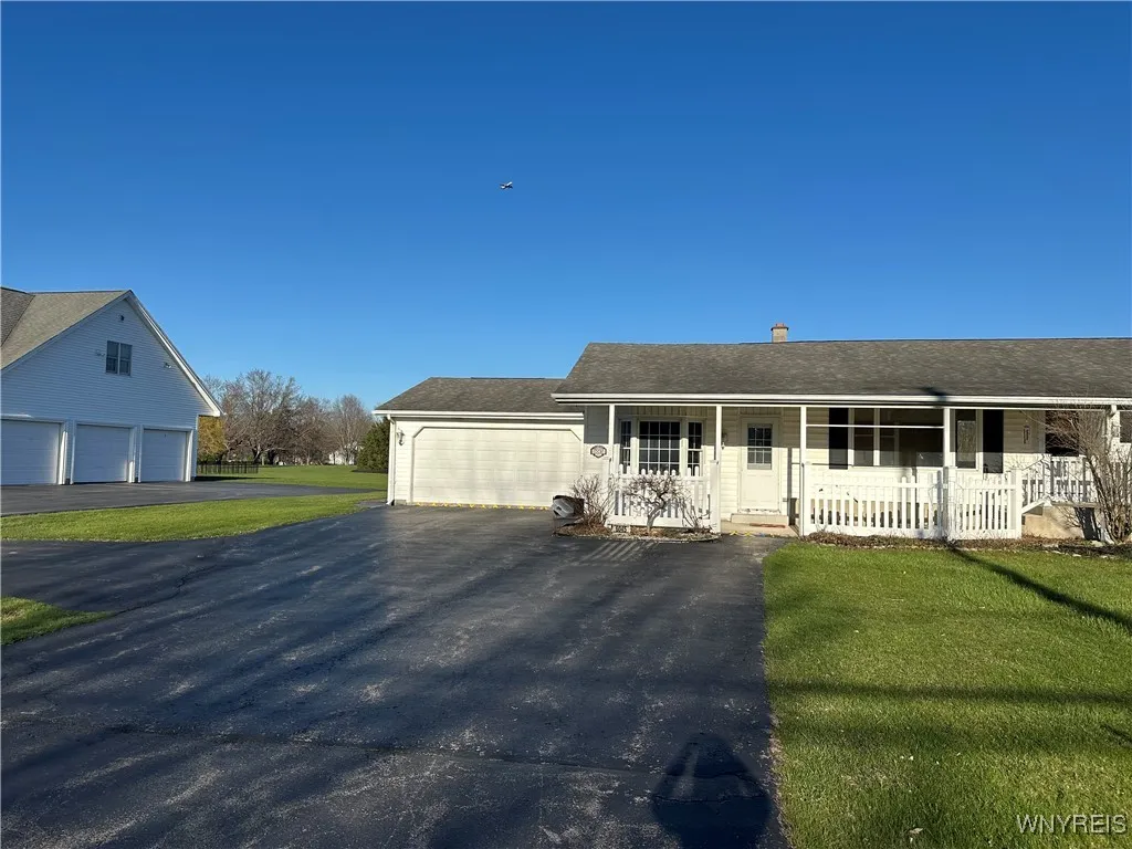 6045 Thompson Road, Clarence, New York 14032, Clarence, New York 14032, 4 Bedrooms Bedrooms, 8 Rooms Rooms,3 BathroomsBathrooms,Residential,Closed,6045 Thompson Road, Clarence, New York 14032,0,B1588823
