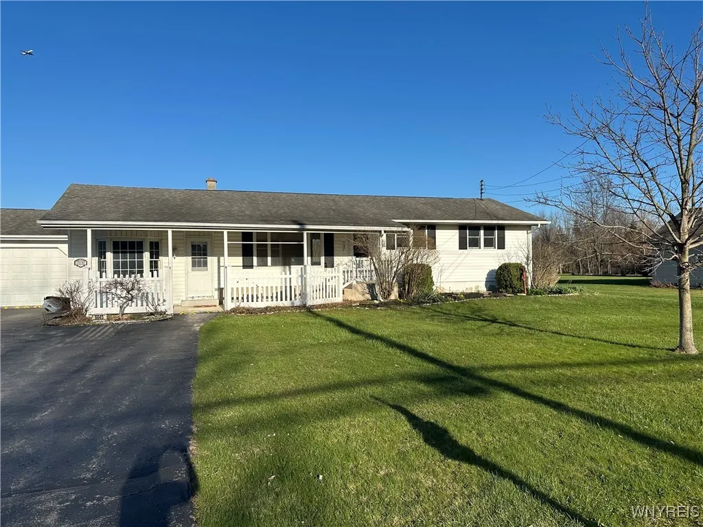 6045 Thompson Road, Clarence, New York 14032, Clarence, New York 14032, 4 Bedrooms Bedrooms, 8 Rooms Rooms,3 BathroomsBathrooms,Residential,Closed,6045 Thompson Road, Clarence, New York 14032,0,B1588823