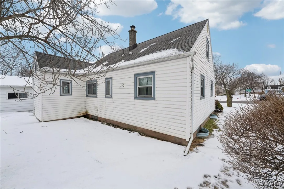 115 Nicholas Drive North, Tonawanda-town, New York, Tonawanda, New York 14150, 4 Bedrooms Bedrooms, 7 Rooms Rooms,1 BathroomBathrooms,Residential,Closed,115 Nicholas Drive North, Tonawanda-town, New York,0,B1588814