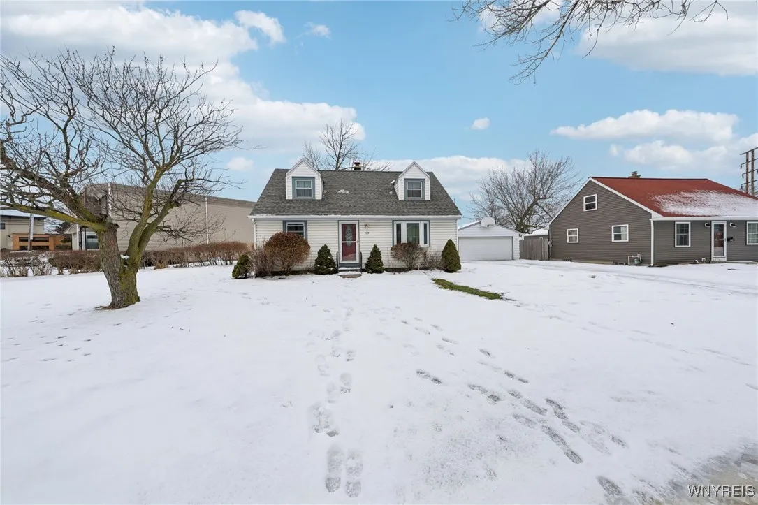 115 Nicholas Drive North, Tonawanda-town, New York, Tonawanda, New York 14150, 4 Bedrooms Bedrooms, 7 Rooms Rooms,1 BathroomBathrooms,Residential,Closed,115 Nicholas Drive North, Tonawanda-town, New York,0,B1588814