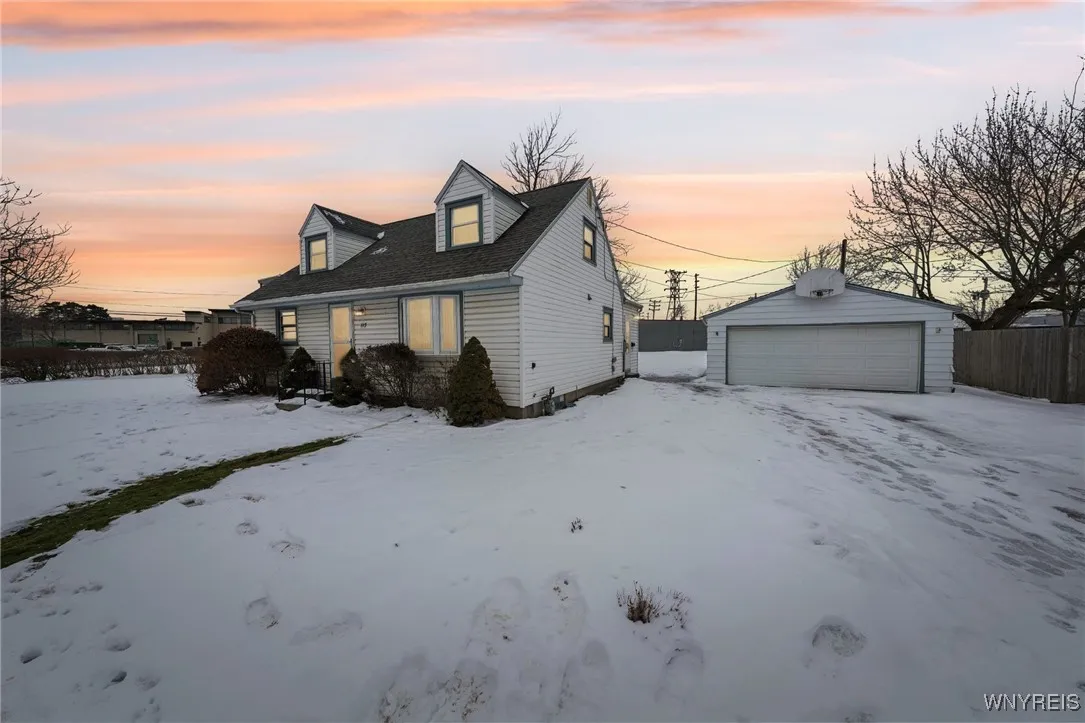 115 Nicholas Drive North, Tonawanda-town, New York, Tonawanda, New York 14150, 4 Bedrooms Bedrooms, 7 Rooms Rooms,1 BathroomBathrooms,Residential,Closed,115 Nicholas Drive North, Tonawanda-town, New York,0,B1588814