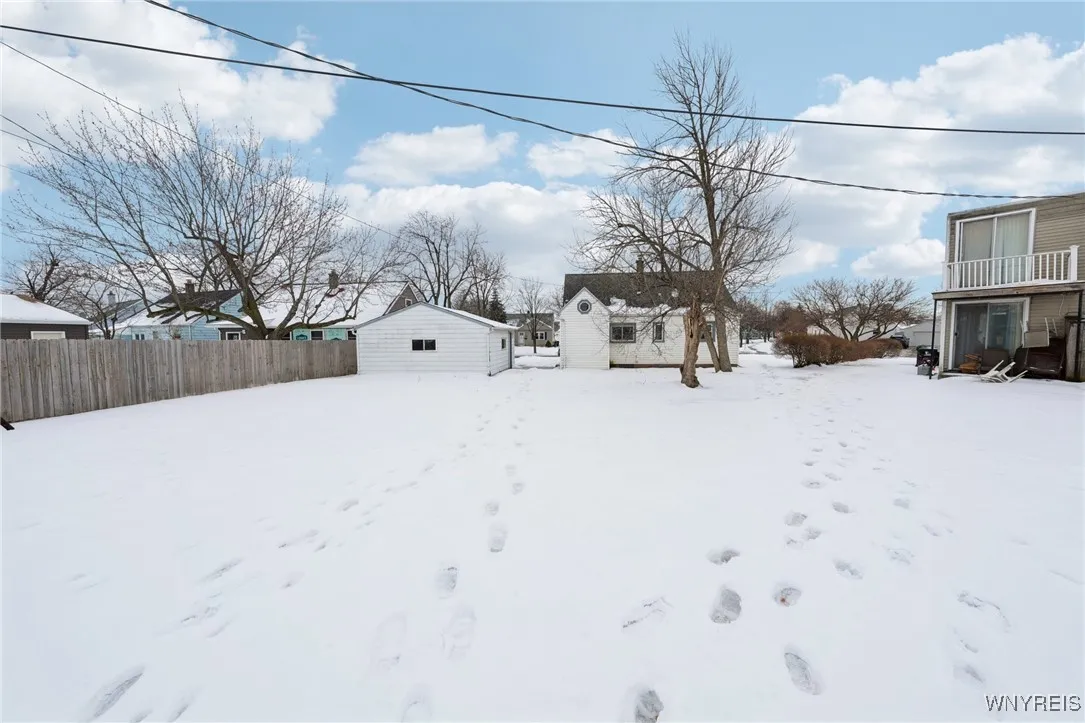 115 Nicholas Drive North, Tonawanda-town, New York, Tonawanda, New York 14150, 4 Bedrooms Bedrooms, 7 Rooms Rooms,1 BathroomBathrooms,Residential,Closed,115 Nicholas Drive North, Tonawanda-town, New York,0,B1588814