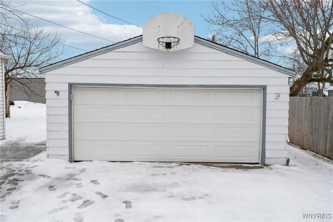 115 Nicholas Drive North, Tonawanda-town, New York, Tonawanda, New York 14150, 4 Bedrooms Bedrooms, 7 Rooms Rooms,1 BathroomBathrooms,Residential,Closed,115 Nicholas Drive North, Tonawanda-town, New York,0,B1588814