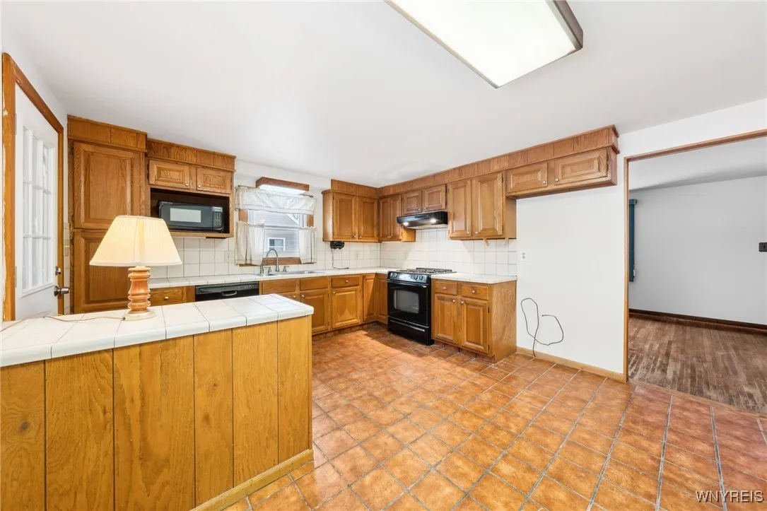 115 Nicholas Drive North, Tonawanda-town, New York, Tonawanda, New York 14150, 4 Bedrooms Bedrooms, 7 Rooms Rooms,1 BathroomBathrooms,Residential,Closed,115 Nicholas Drive North, Tonawanda-town, New York,0,B1588814