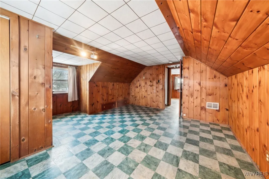 115 Nicholas Drive North, Tonawanda-town, New York, Tonawanda, New York 14150, 4 Bedrooms Bedrooms, 7 Rooms Rooms,1 BathroomBathrooms,Residential,Closed,115 Nicholas Drive North, Tonawanda-town, New York,0,B1588814