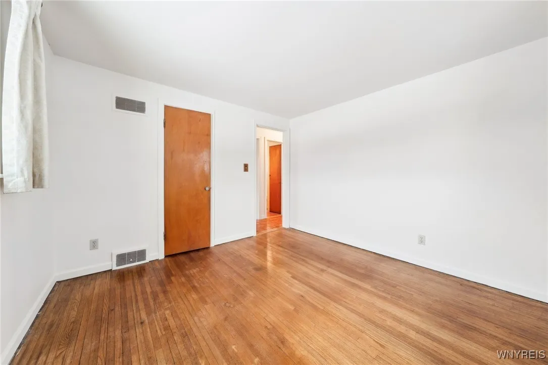 115 Nicholas Drive North, Tonawanda-town, New York, Tonawanda, New York 14150, 4 Bedrooms Bedrooms, 7 Rooms Rooms,1 BathroomBathrooms,Residential,Closed,115 Nicholas Drive North, Tonawanda-town, New York,0,B1588814