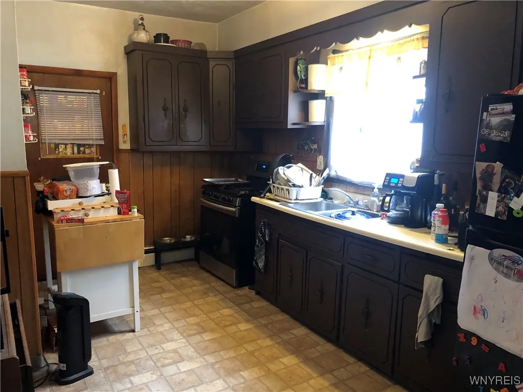 LOWER APARTMENT