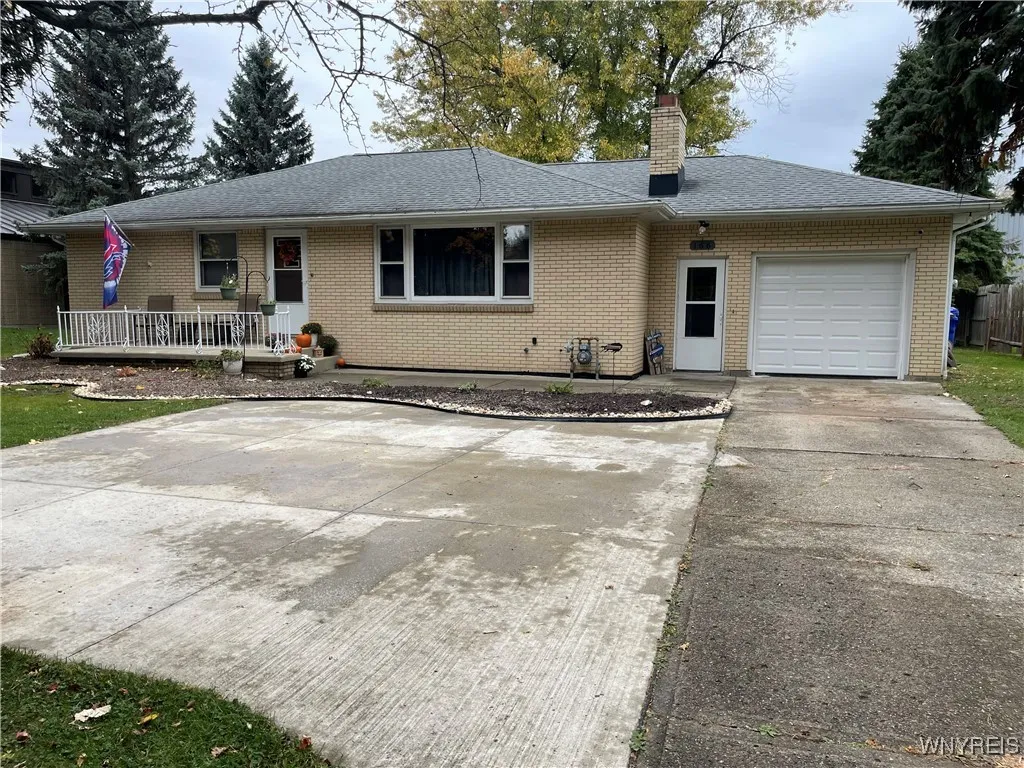 166 Union Rd Road, West Seneca, New York 14224, West Seneca, New York 14224, 2 Bedrooms Bedrooms, 5 Rooms Rooms,1 BathroomBathrooms,Residential,Closed,166 Union Rd Road, West Seneca, New York 14224,0,B1576177