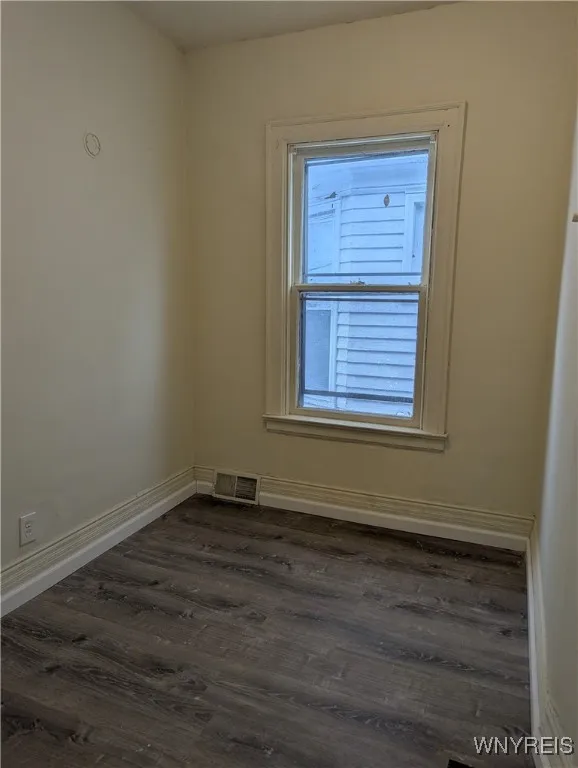 67 Barton Street Upper, Buffalo, New York 14213, Buffalo, New York 14213, 3 Bedrooms Bedrooms, 7 Rooms Rooms,1 BathroomBathrooms,Residential Lease,Closed,67 Barton Street Upper, Buffalo, New York 14213,0,B1588927