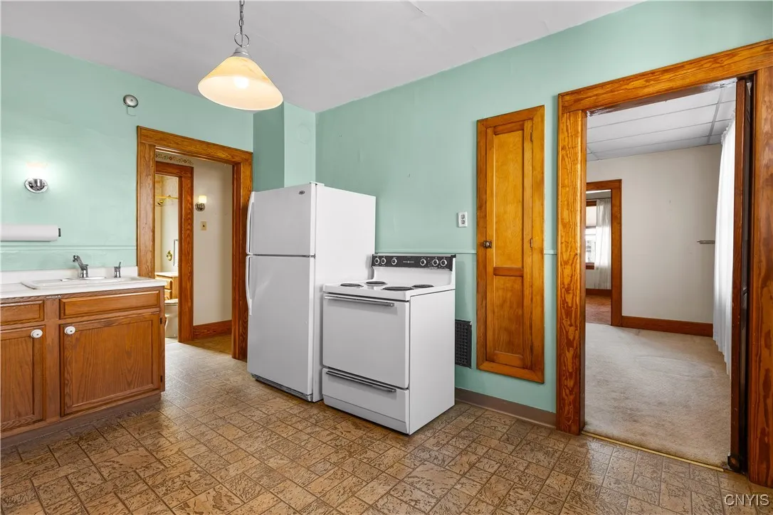 1407 Downer Avenue, Utica, New York 13502, Utica, New York 13502, 4 Bedrooms Bedrooms, 10 Rooms Rooms,1 BathroomBathrooms,Residential,For Sale,1407 Downer Avenue, Utica, New York 13502,S1586502
