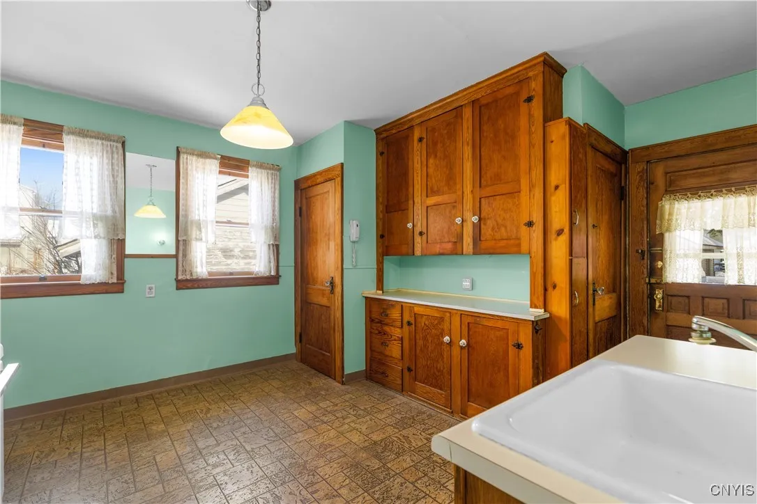 1407 Downer Avenue, Utica, New York 13502, Utica, New York 13502, 4 Bedrooms Bedrooms, 10 Rooms Rooms,1 BathroomBathrooms,Residential,For Sale,1407 Downer Avenue, Utica, New York 13502,S1586502