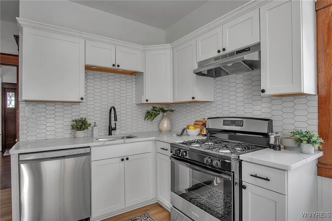 49 Lockwood Avenue, Buffalo, New York 14220, Buffalo, New York 14220, 3 Bedrooms Bedrooms, 8 Rooms Rooms,1 BathroomBathrooms,Residential,Closed,49 Lockwood Avenue, Buffalo, New York 14220,0,B1589027