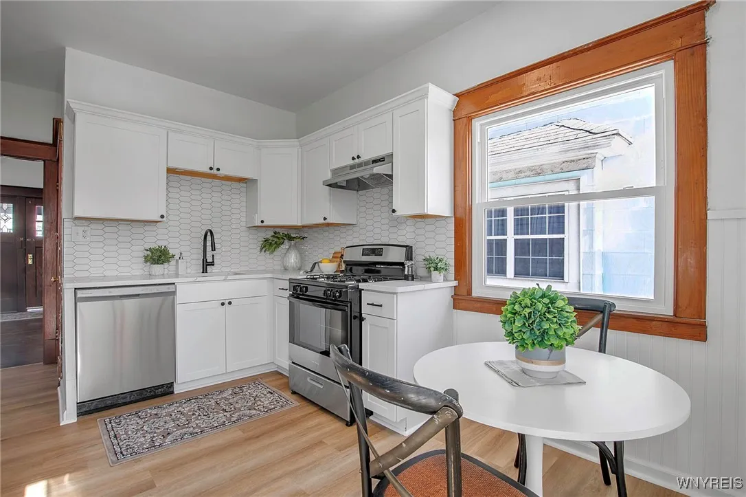 49 Lockwood Avenue, Buffalo, New York 14220, Buffalo, New York 14220, 3 Bedrooms Bedrooms, 8 Rooms Rooms,1 BathroomBathrooms,Residential,Closed,49 Lockwood Avenue, Buffalo, New York 14220,0,B1589027