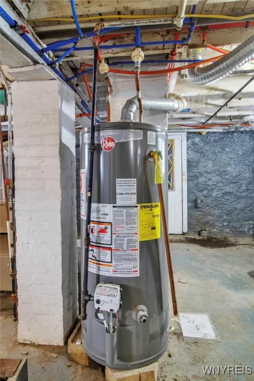 Hot water tank