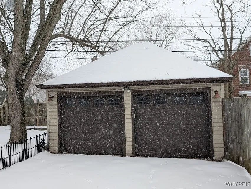 1388 Eggert Road, Amherst, New York 14226, Amherst, New York 14226, 3 Bedrooms Bedrooms, 6 Rooms Rooms,1 BathroomBathrooms,Residential Lease,Closed,1388 Eggert Road, Amherst, New York 14226,0,B1589085