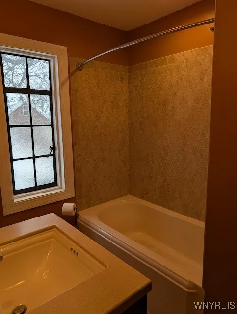 1388 Eggert Road, Amherst, New York 14226, Amherst, New York 14226, 3 Bedrooms Bedrooms, 6 Rooms Rooms,1 BathroomBathrooms,Residential Lease,Closed,1388 Eggert Road, Amherst, New York 14226,0,B1589085