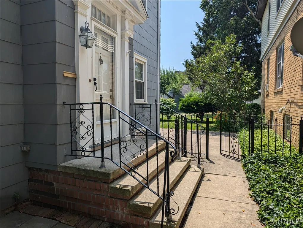 542 Mckinley Parkway, Buffalo, New York 14220, Buffalo, New York 14220, 3 Bedrooms Bedrooms, 9 Rooms Rooms,1 BathroomBathrooms,Residential Lease,Closed,542 Mckinley Parkway, Buffalo, New York 14220,0,B1589098