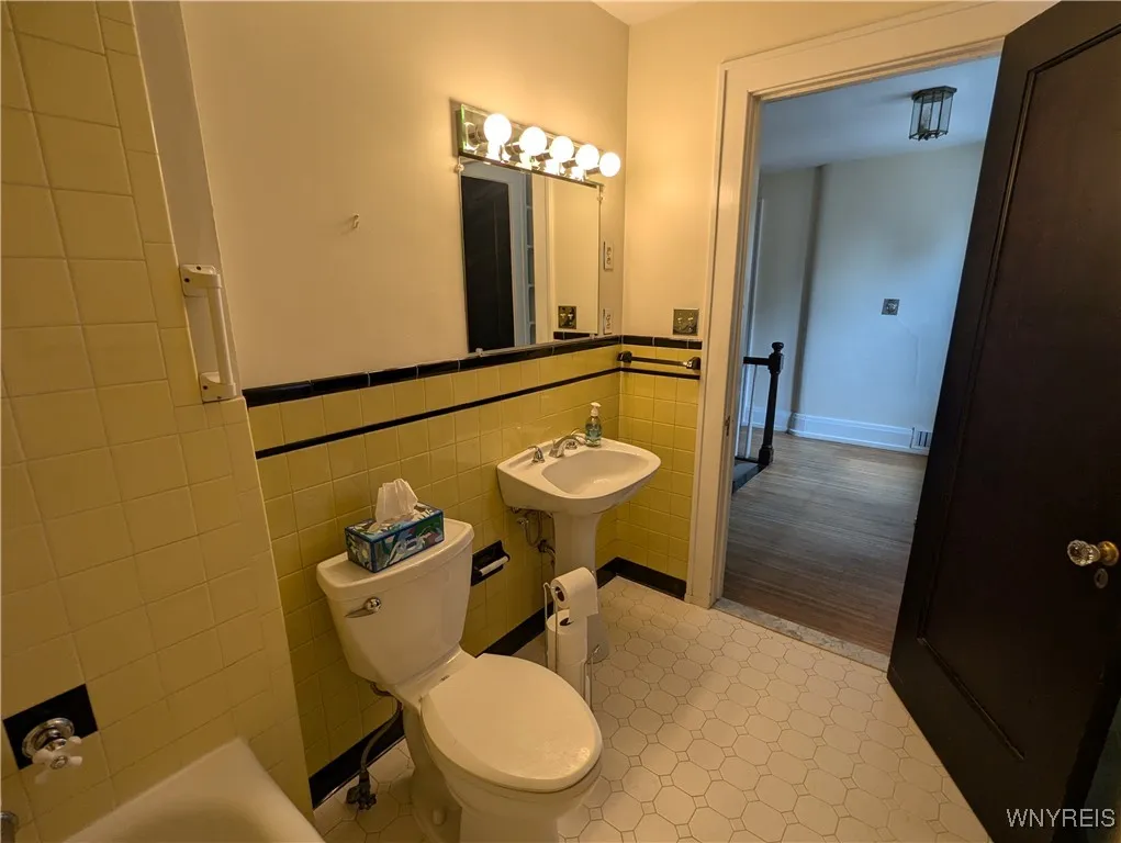 542 Mckinley Parkway, Buffalo, New York 14220, Buffalo, New York 14220, 3 Bedrooms Bedrooms, 9 Rooms Rooms,1 BathroomBathrooms,Residential Lease,Closed,542 Mckinley Parkway, Buffalo, New York 14220,0,B1589098