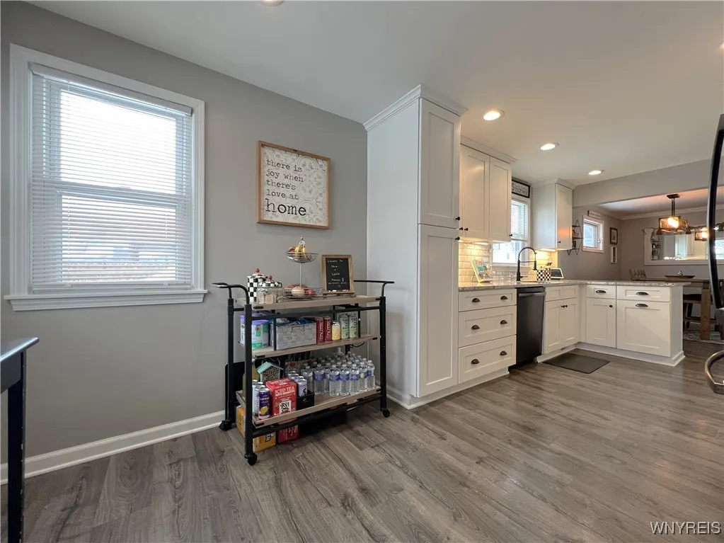 138 South Meadow Drive W, North Tonawanda, New Yor, North Tonawanda, New York 14120, 3 Bedrooms Bedrooms, 7 Rooms Rooms,2 BathroomsBathrooms,Residential,Closed,138 South Meadow Drive W, North Tonawanda, New Yor,0,B1588975
