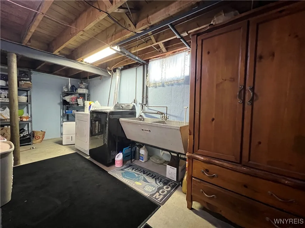 138 South Meadow Drive W, North Tonawanda, New Yor, North Tonawanda, New York 14120, 3 Bedrooms Bedrooms, 7 Rooms Rooms,2 BathroomsBathrooms,Residential,Closed,138 South Meadow Drive W, North Tonawanda, New Yor,0,B1588975