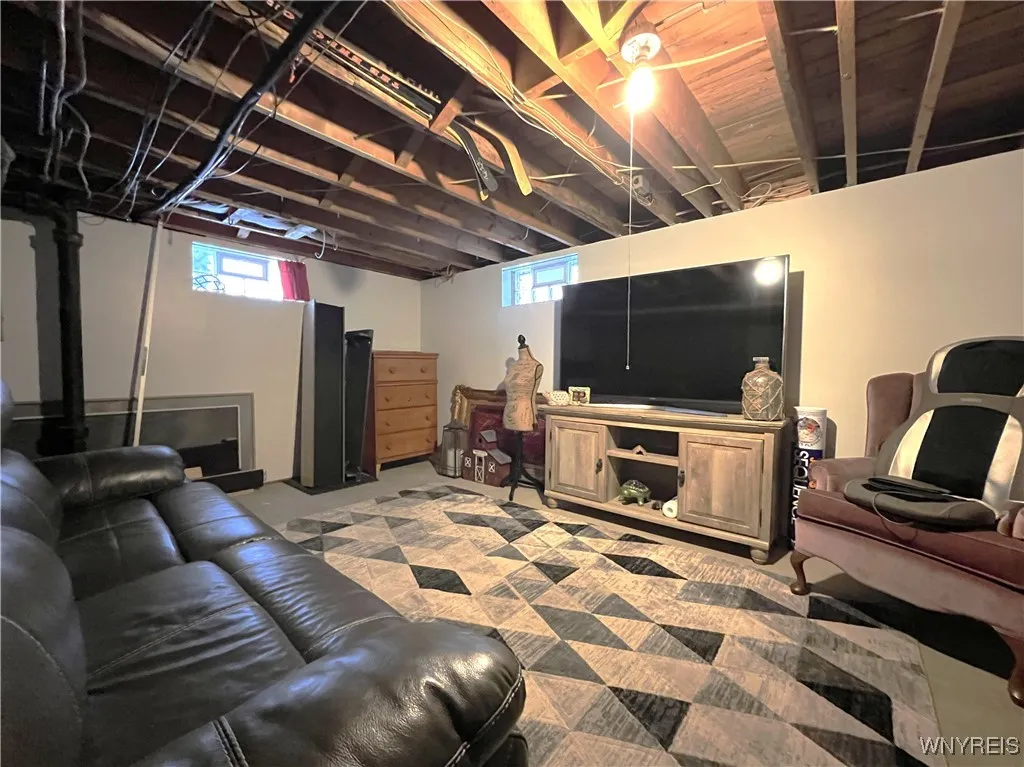 138 South Meadow Drive W, North Tonawanda, New Yor, North Tonawanda, New York 14120, 3 Bedrooms Bedrooms, 7 Rooms Rooms,2 BathroomsBathrooms,Residential,Closed,138 South Meadow Drive W, North Tonawanda, New Yor,0,B1588975