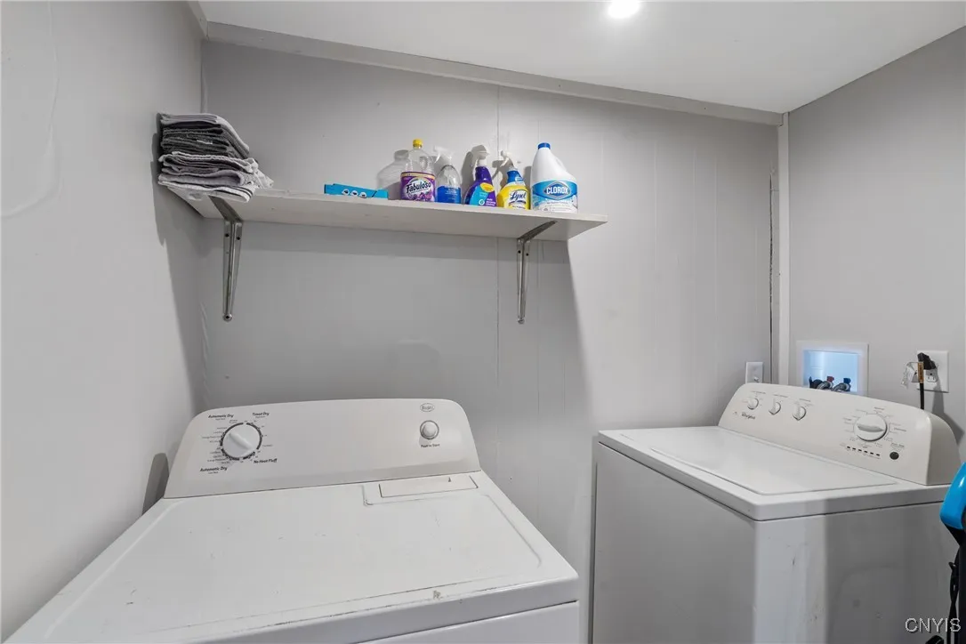 1st Floor Bathroom/Laundry