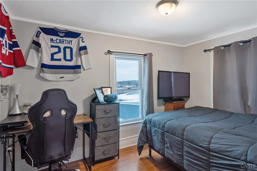 2nd Floor Bedroom (2)