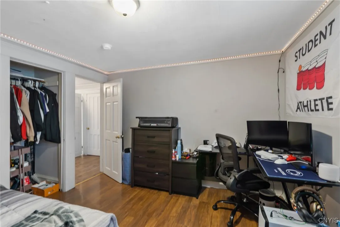 2nd Floor Bedroom (4)