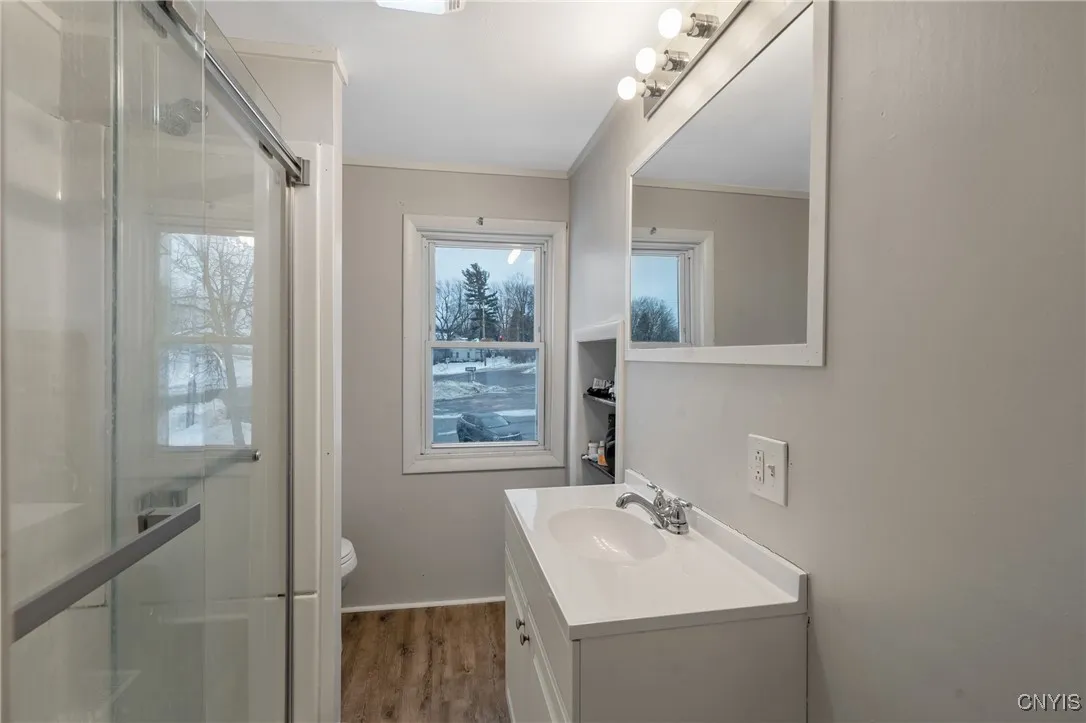 2nd Floor Bathroom