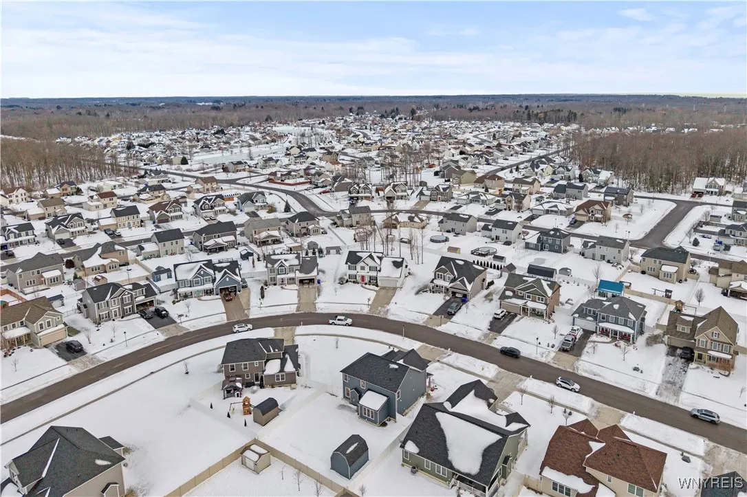 2350 Burbank Drive, Hamburg, New York 14085, Hamburg, New York 14085, 3 Bedrooms Bedrooms, 6 Rooms Rooms,2 BathroomsBathrooms,Residential,Closed,2350 Burbank Drive, Hamburg, New York 14085,0,B1587349