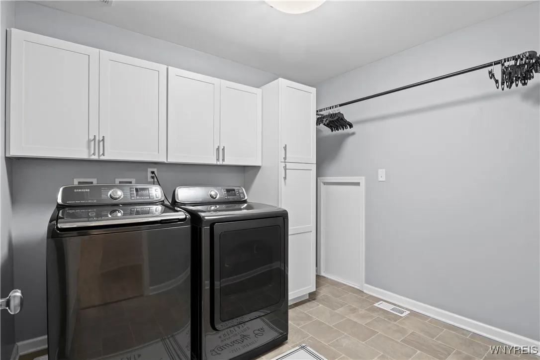 2350 Burbank Drive, Hamburg, New York 14085, Hamburg, New York 14085, 3 Bedrooms Bedrooms, 6 Rooms Rooms,2 BathroomsBathrooms,Residential,Closed,2350 Burbank Drive, Hamburg, New York 14085,0,B1587349