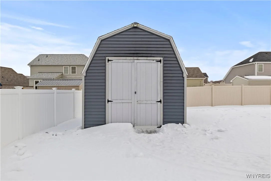 2350 Burbank Drive, Hamburg, New York 14085, Hamburg, New York 14085, 3 Bedrooms Bedrooms, 6 Rooms Rooms,2 BathroomsBathrooms,Residential,Closed,2350 Burbank Drive, Hamburg, New York 14085,0,B1587349