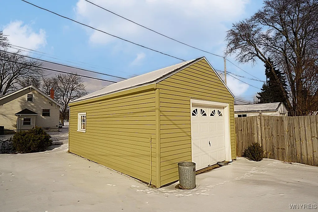 196 Spaulding Street, North Tonawanda, New York 14, North Tonawanda, New York 14120, 3 Bedrooms Bedrooms, 6 Rooms Rooms,1 BathroomBathrooms,Residential,Closed,196 Spaulding Street, North Tonawanda, New York 14,0,B1589156