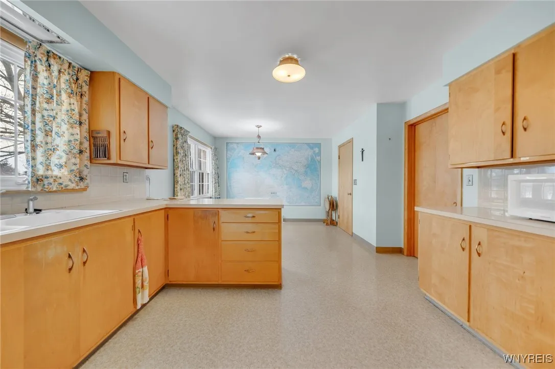 38 Lake Avenue, Yates, New York 14098, Yates, New York 14098, 5 Bedrooms Bedrooms, 10 Rooms Rooms,2 BathroomsBathrooms,Residential,Closed,38 Lake Avenue, Yates, New York 14098,0,B1588997