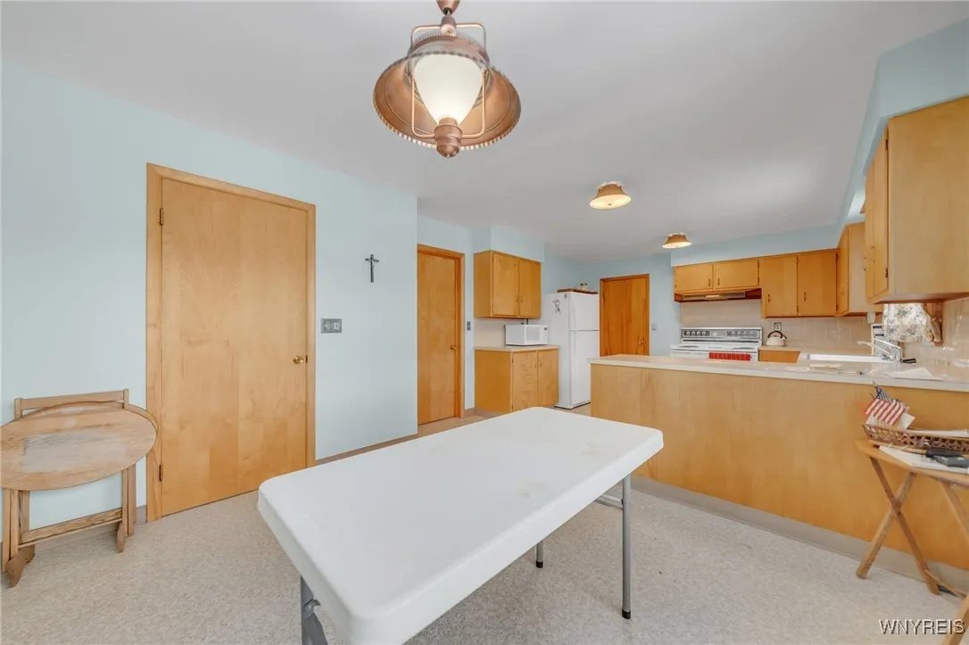 38 Lake Avenue, Yates, New York 14098, Yates, New York 14098, 5 Bedrooms Bedrooms, 10 Rooms Rooms,2 BathroomsBathrooms,Residential,Closed,38 Lake Avenue, Yates, New York 14098,0,B1588997