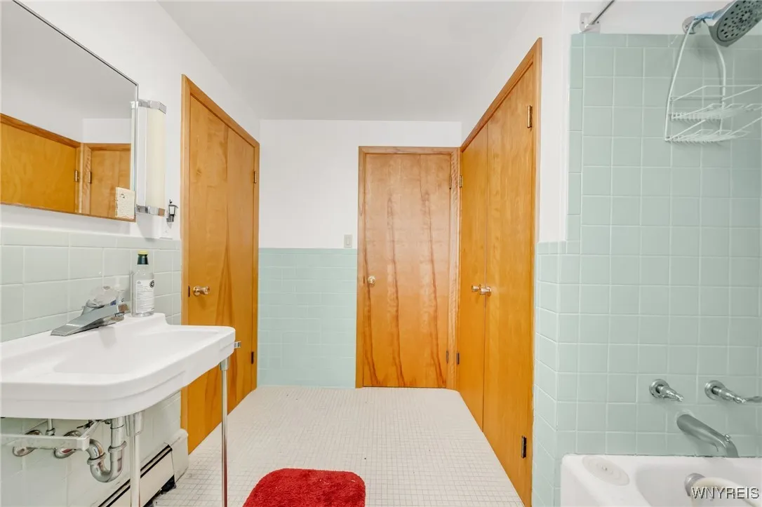 38 Lake Avenue, Yates, New York 14098, Yates, New York 14098, 5 Bedrooms Bedrooms, 10 Rooms Rooms,2 BathroomsBathrooms,Residential,Closed,38 Lake Avenue, Yates, New York 14098,0,B1588997