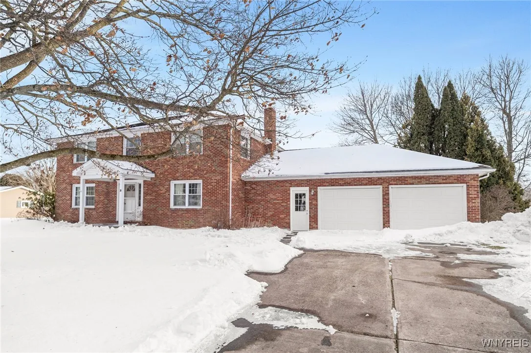 38 Lake Avenue, Yates, New York 14098, Yates, New York 14098, 5 Bedrooms Bedrooms, 10 Rooms Rooms,2 BathroomsBathrooms,Residential,Closed,38 Lake Avenue, Yates, New York 14098,0,B1588997