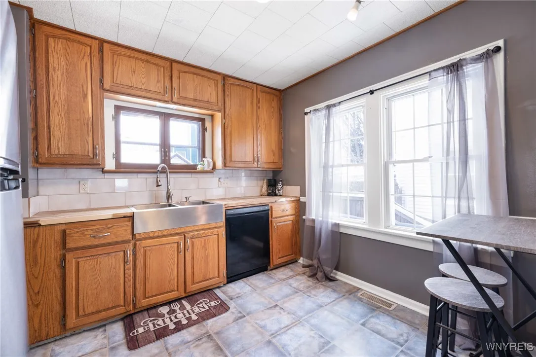 294 Fredericka Street, North Tonawanda, New York 1, North Tonawanda, New York 14120, 3 Bedrooms Bedrooms, 6 Rooms Rooms,1 BathroomBathrooms,Residential,Closed,294 Fredericka Street, North Tonawanda, New York 1,0,B1589182