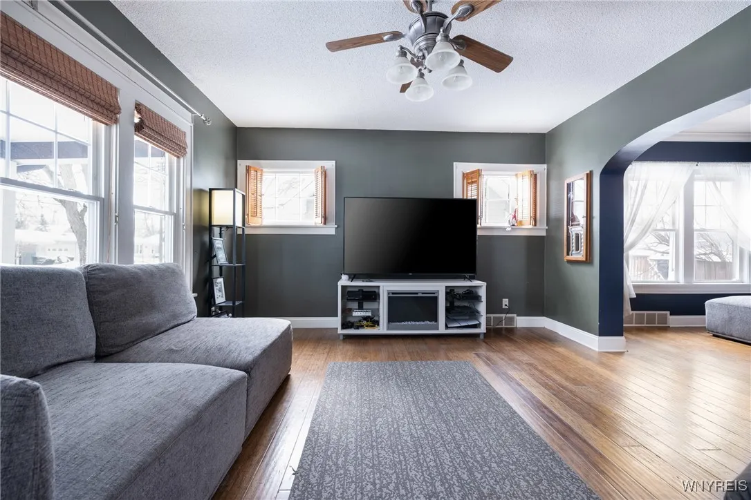 294 Fredericka Street, North Tonawanda, New York 1, North Tonawanda, New York 14120, 3 Bedrooms Bedrooms, 6 Rooms Rooms,1 BathroomBathrooms,Residential,Closed,294 Fredericka Street, North Tonawanda, New York 1,0,B1589182