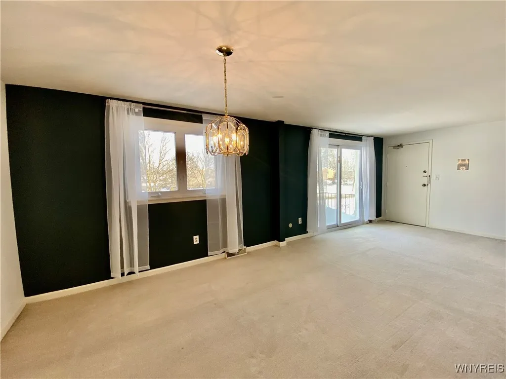 140 Old Lyme Drive 8, Amherst, New York 14221, Amherst, New York 14221, 2 Bedrooms Bedrooms, 5 Rooms Rooms,2 BathroomsBathrooms,Residential,Closed,140 Old Lyme Drive 8, Amherst, New York 14221,0,B1589118
