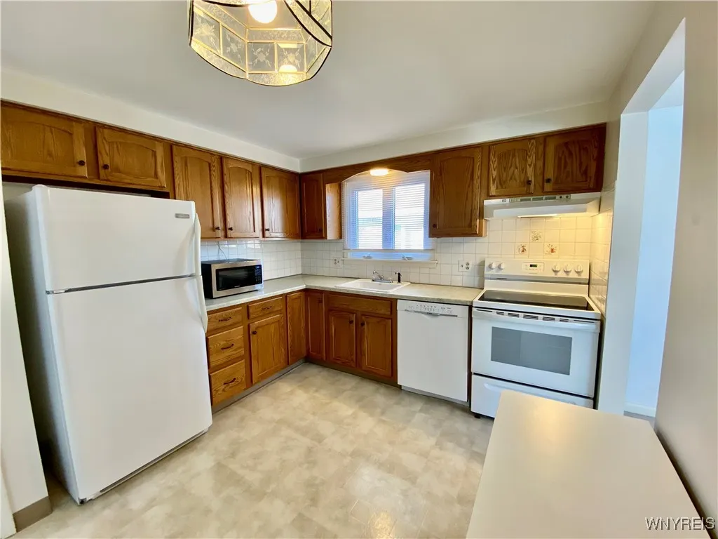 140 Old Lyme Drive 8, Amherst, New York 14221, Amherst, New York 14221, 2 Bedrooms Bedrooms, 5 Rooms Rooms,2 BathroomsBathrooms,Residential,Closed,140 Old Lyme Drive 8, Amherst, New York 14221,0,B1589118