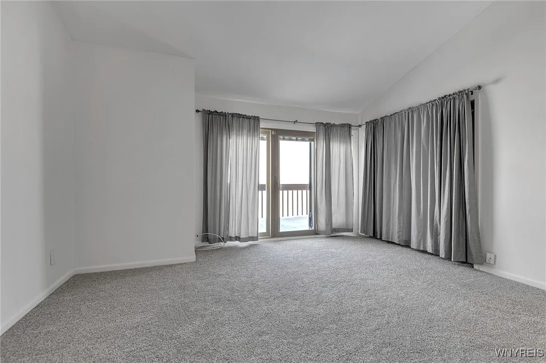 402 Lakefront Boulevard, Buffalo, New York 14202, Buffalo, New York 14202, 2 Bedrooms Bedrooms, 5 Rooms Rooms,2 BathroomsBathrooms,Residential,Closed,402 Lakefront Boulevard, Buffalo, New York 14202,0,B1588699