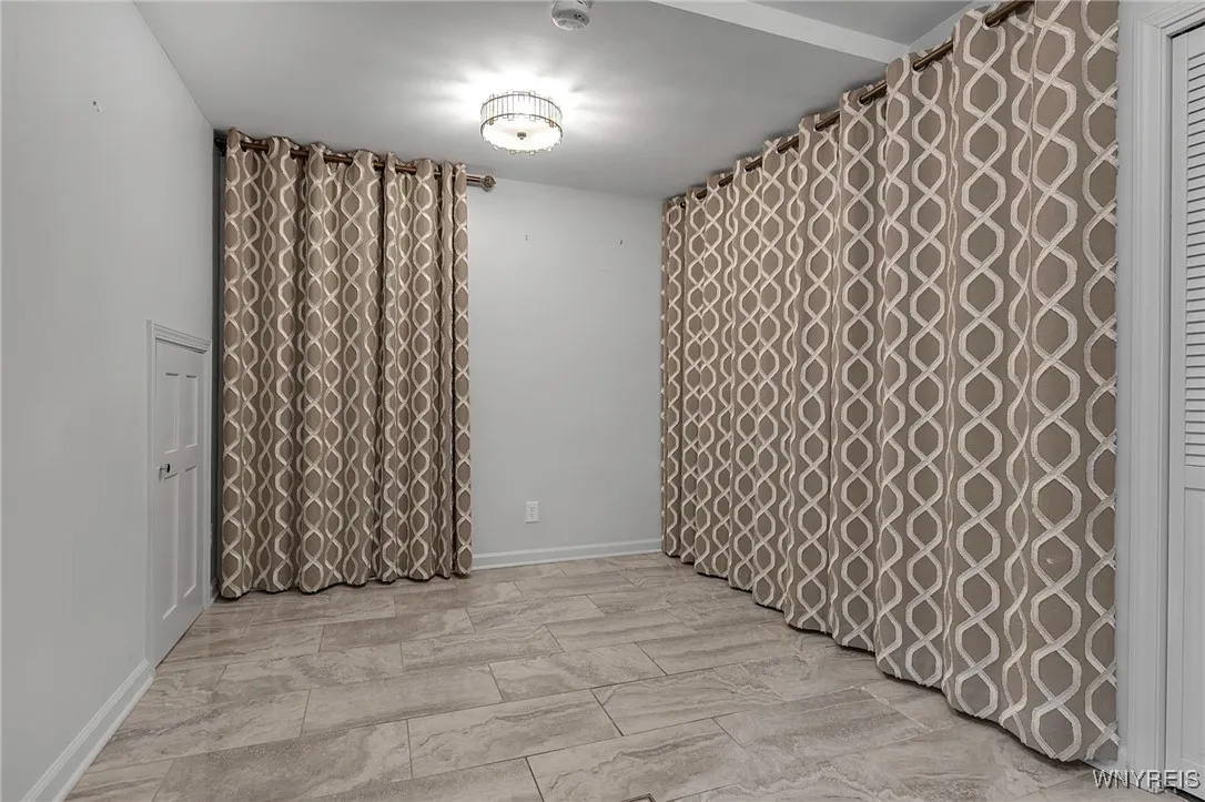 402 Lakefront Boulevard, Buffalo, New York 14202, Buffalo, New York 14202, 2 Bedrooms Bedrooms, 5 Rooms Rooms,2 BathroomsBathrooms,Residential,Closed,402 Lakefront Boulevard, Buffalo, New York 14202,0,B1588699
