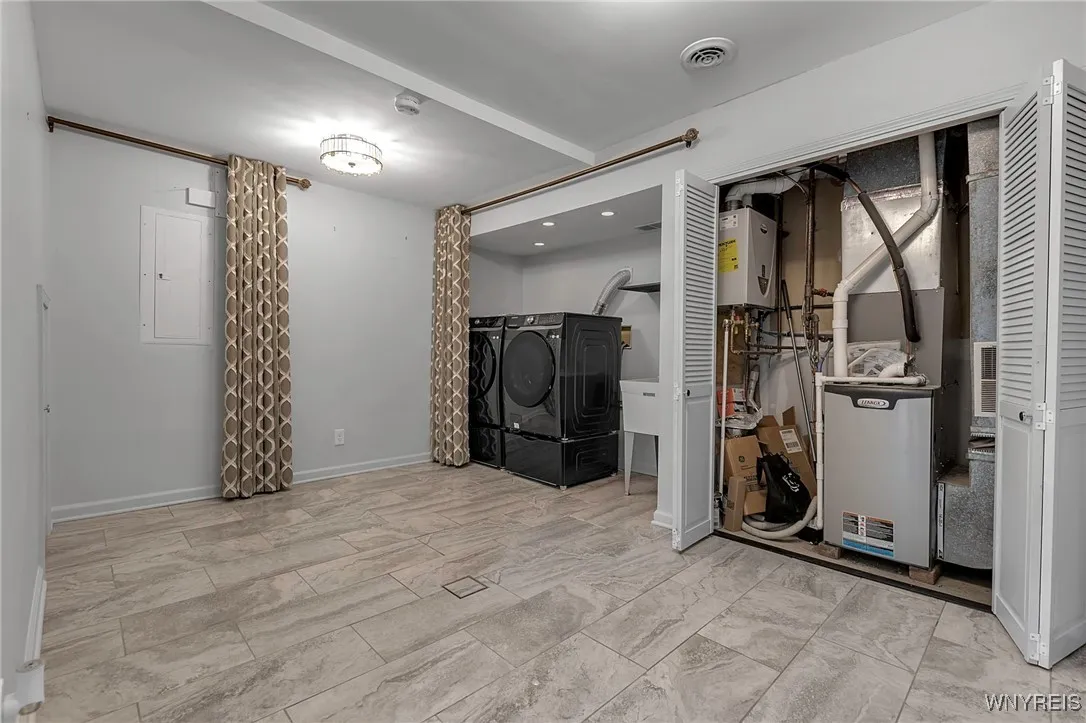 402 Lakefront Boulevard, Buffalo, New York 14202, Buffalo, New York 14202, 2 Bedrooms Bedrooms, 5 Rooms Rooms,2 BathroomsBathrooms,Residential,Closed,402 Lakefront Boulevard, Buffalo, New York 14202,0,B1588699