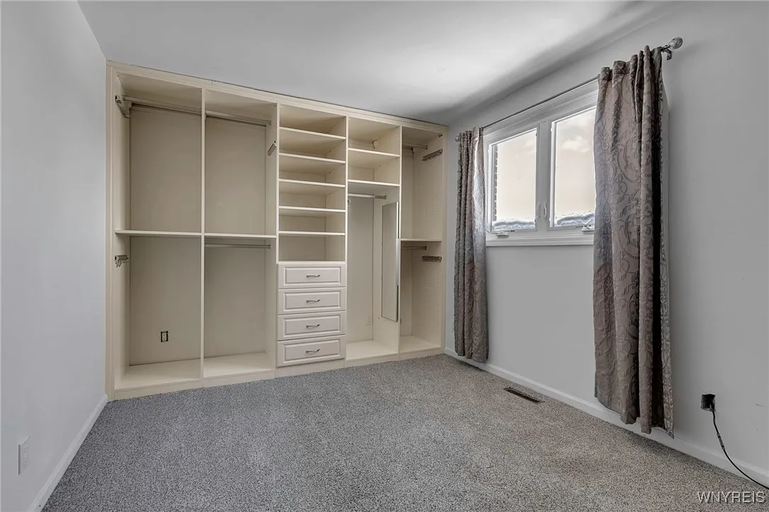 402 Lakefront Boulevard, Buffalo, New York 14202, Buffalo, New York 14202, 2 Bedrooms Bedrooms, 5 Rooms Rooms,2 BathroomsBathrooms,Residential,Closed,402 Lakefront Boulevard, Buffalo, New York 14202,0,B1588699