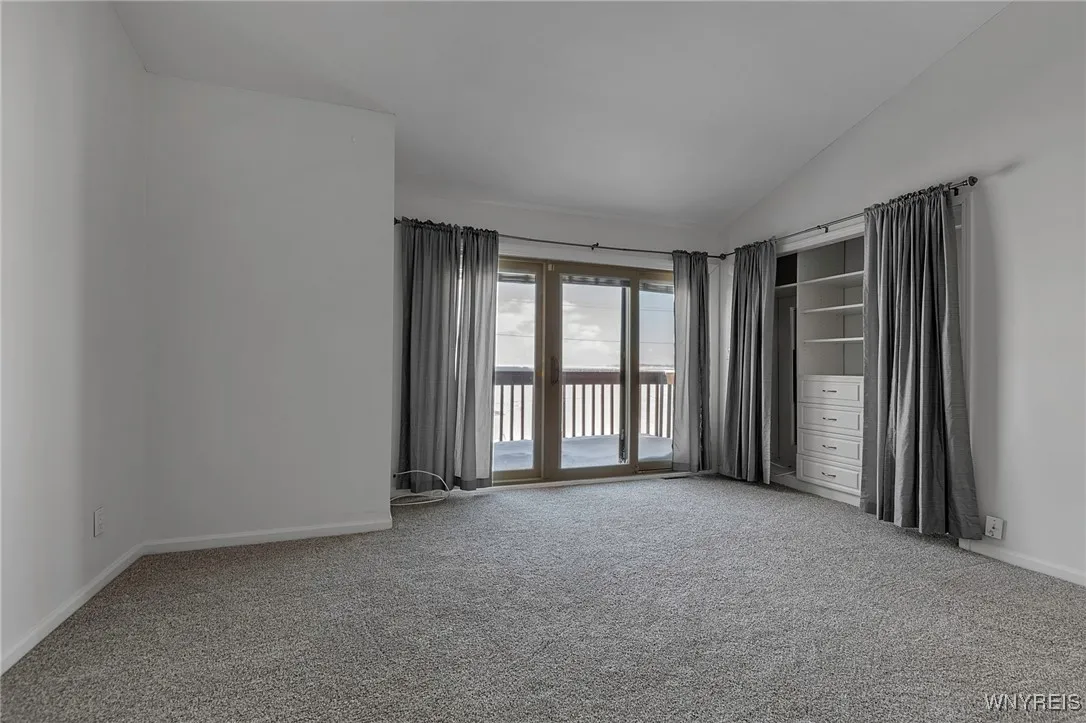 402 Lakefront Boulevard, Buffalo, New York 14202, Buffalo, New York 14202, 2 Bedrooms Bedrooms, 5 Rooms Rooms,2 BathroomsBathrooms,Residential,Closed,402 Lakefront Boulevard, Buffalo, New York 14202,0,B1588699