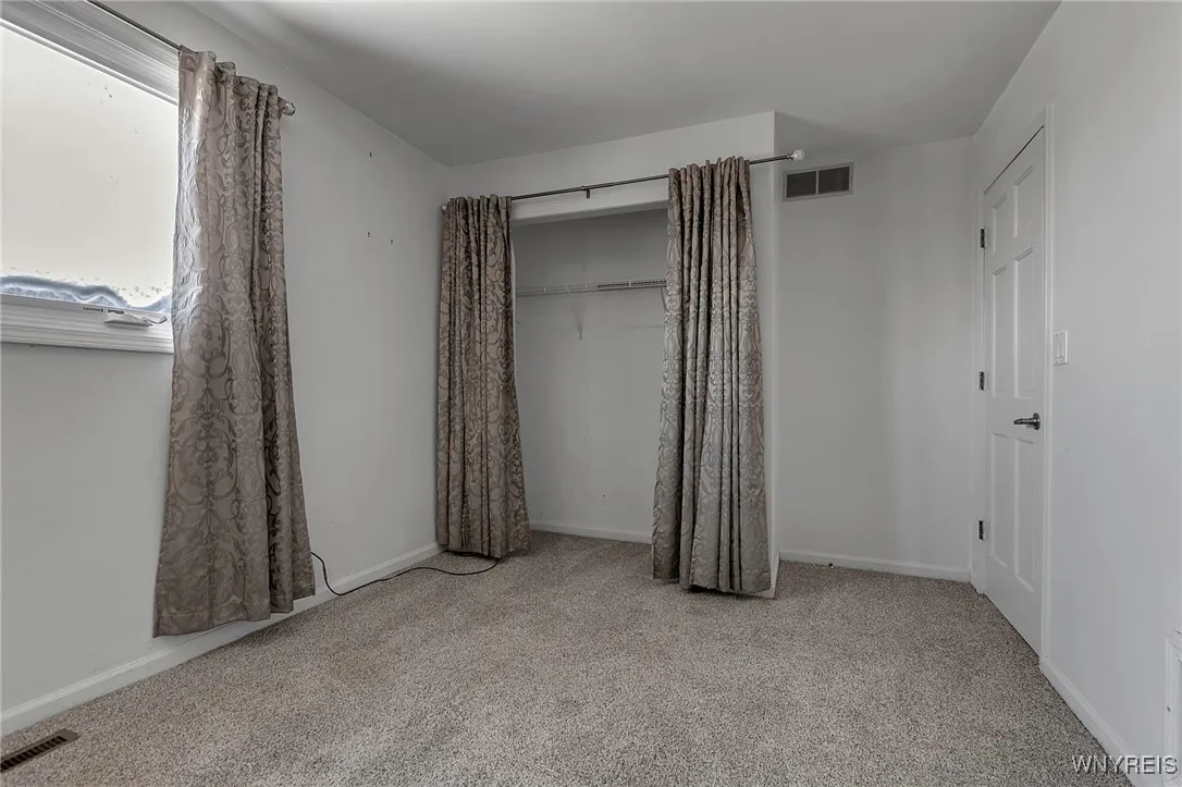 402 Lakefront Boulevard, Buffalo, New York 14202, Buffalo, New York 14202, 2 Bedrooms Bedrooms, 5 Rooms Rooms,2 BathroomsBathrooms,Residential,Closed,402 Lakefront Boulevard, Buffalo, New York 14202,0,B1588699