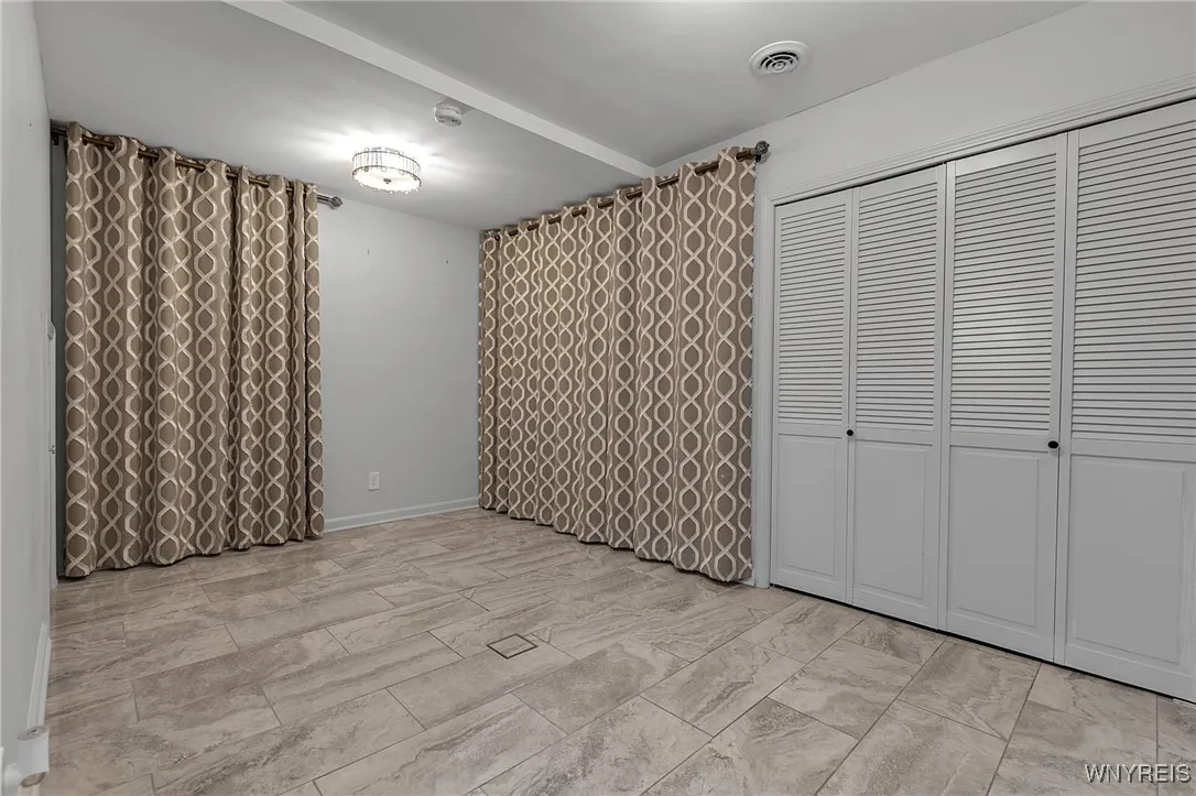 402 Lakefront Boulevard, Buffalo, New York 14202, Buffalo, New York 14202, 2 Bedrooms Bedrooms, 5 Rooms Rooms,2 BathroomsBathrooms,Residential,Closed,402 Lakefront Boulevard, Buffalo, New York 14202,0,B1588699