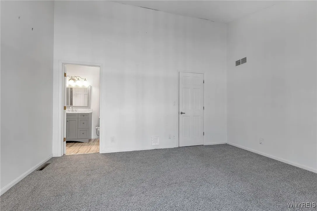 402 Lakefront Boulevard, Buffalo, New York 14202, Buffalo, New York 14202, 2 Bedrooms Bedrooms, 5 Rooms Rooms,2 BathroomsBathrooms,Residential,Closed,402 Lakefront Boulevard, Buffalo, New York 14202,0,B1588699